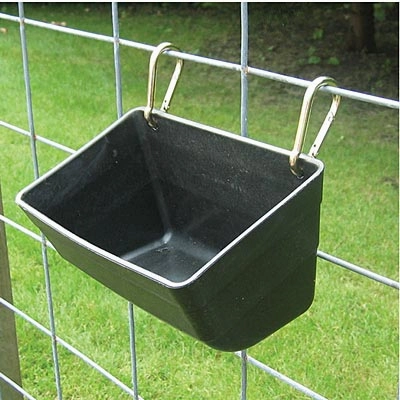 Little Giant Hanging Fence Feeder with Clips, 4 Quart