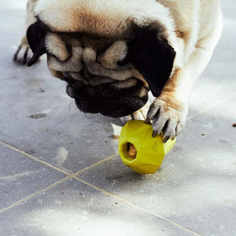 Zee.Dog Super Pear Dog Toy